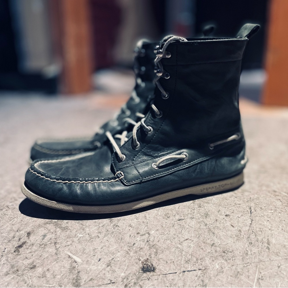 Sperry A/O Top sider boots in black, size 10.5M.
